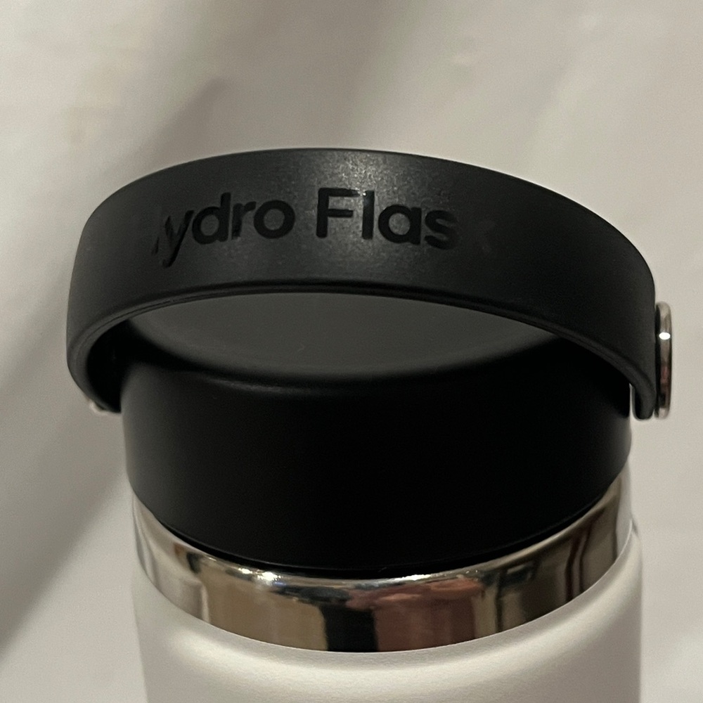 NWT Hydro Flask White Water Bottle 20 Ounces - Picture 8 of 9